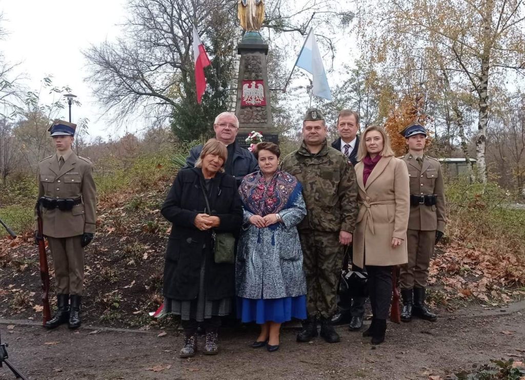 Obchody Święta Niepodległości zorganizowane przez Fundację Nowe Teraz oraz Zespół Szkół im. F. Nansena w Piastowie fot.-8