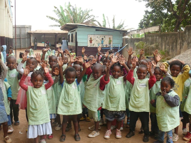 Przedszkolaki z sierocińca w Kamerunie.