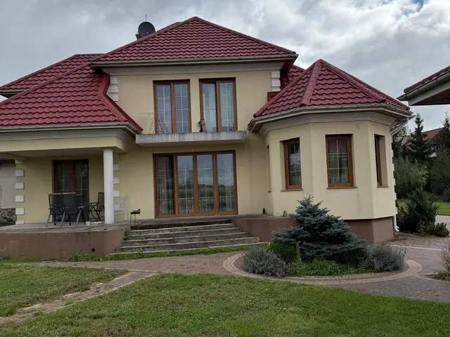 Dom od strony ogrodu