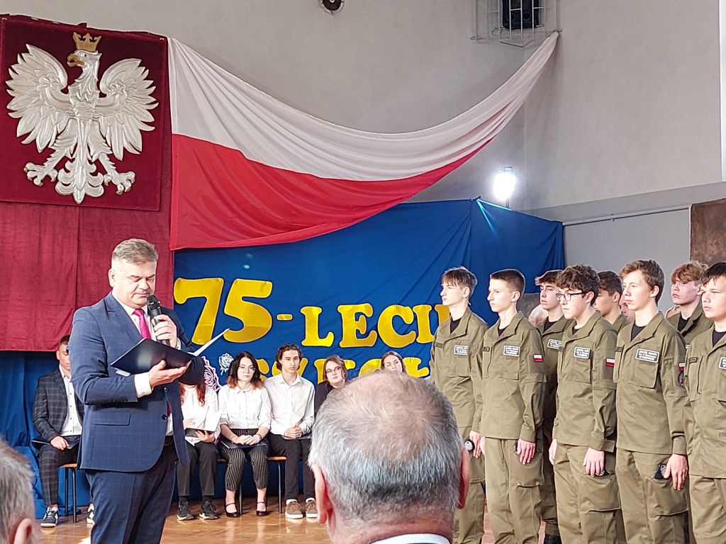 Uroczystość 75-lecia istnienia szkoły w Piastowie fot-2