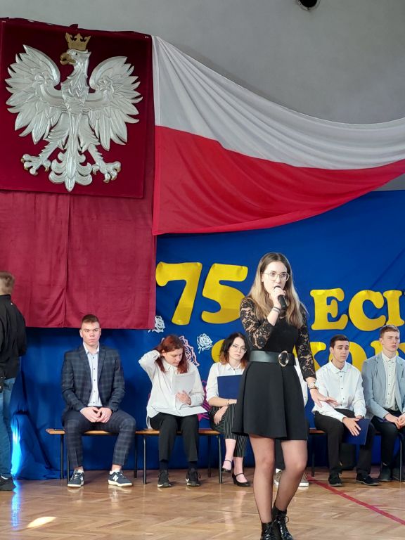Uroczystość 75-lecia istnienia szkoły w Piastowie fot-3