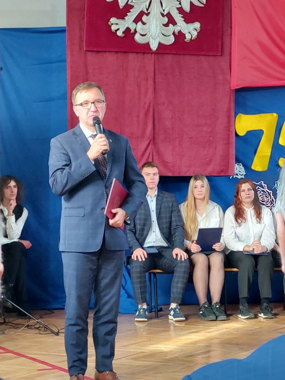 Uroczystość 75-lecia istnienia szkoły w Piastowie fot-4